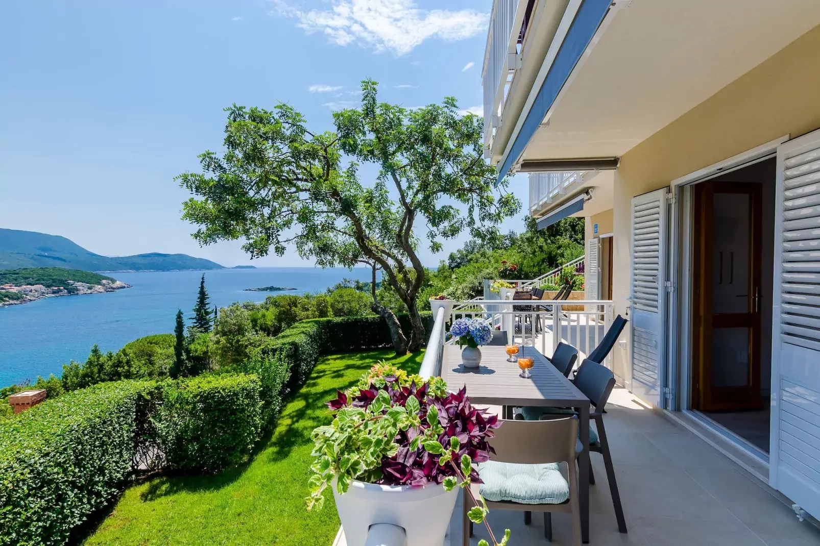 Apartments Sara (Molunat) - Superior One Bedroom Apartment with Terrace and Sea View-Outdoor
