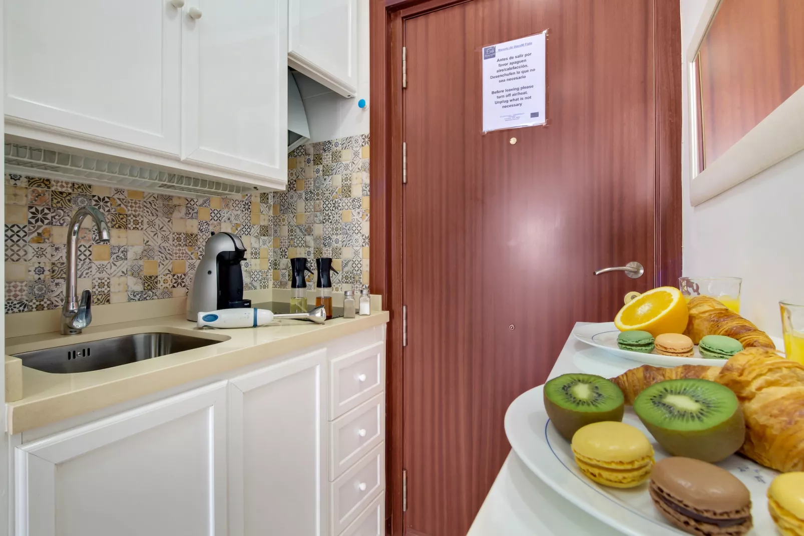 Manolo de SteraM Flats Torremolinos-Kitchen
