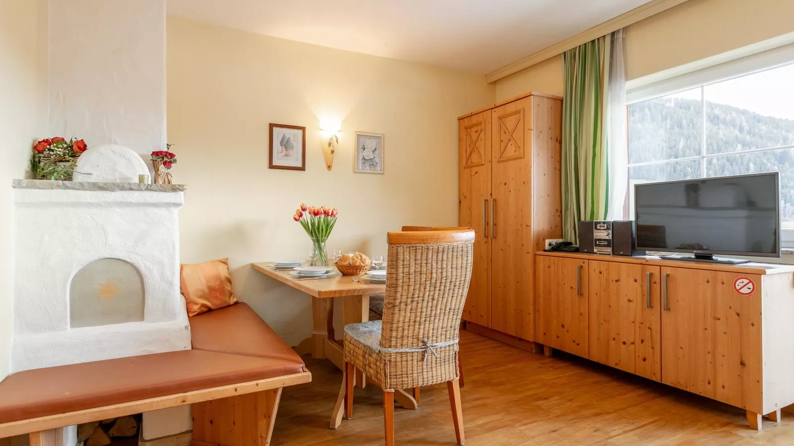 Sonnenschein 1-Living room