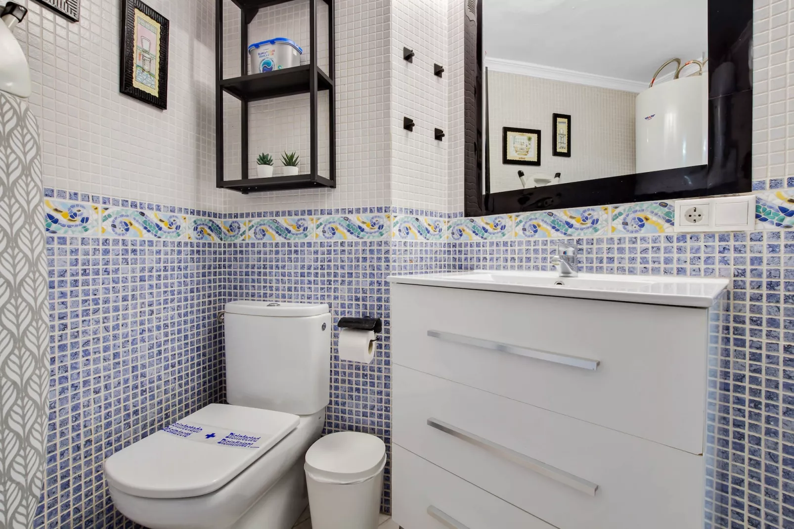 Capela de Steram Flats Torremolinos-Badezimmer