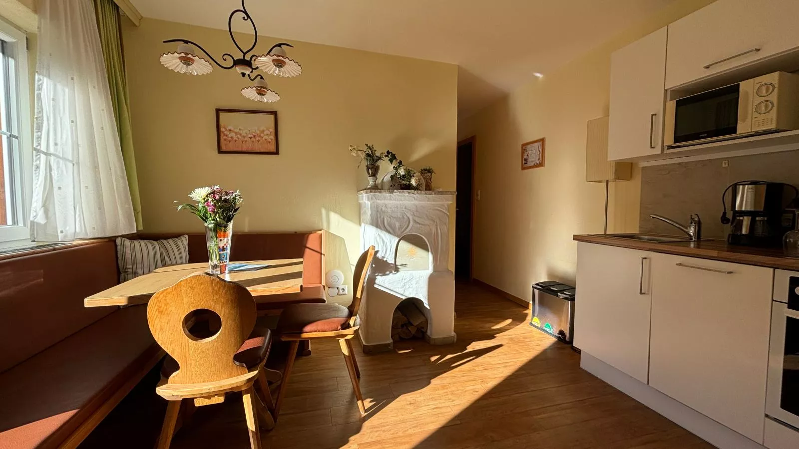 Sonnentanz 2-Dining room