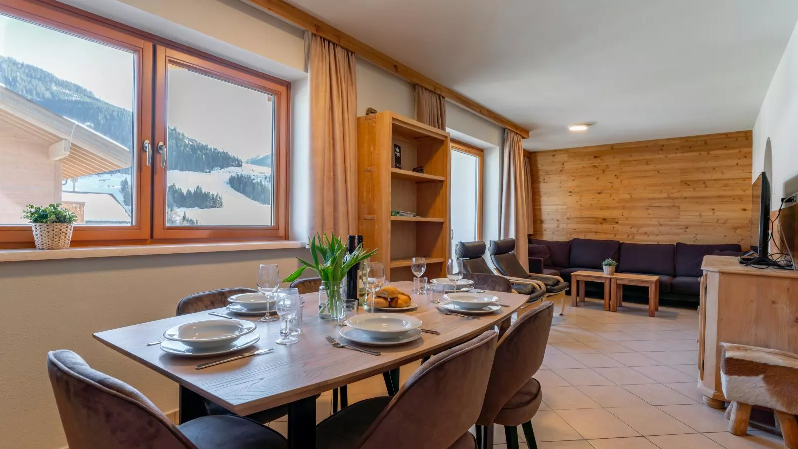 Panoramablick Ski in - Ski out-Esszimmer