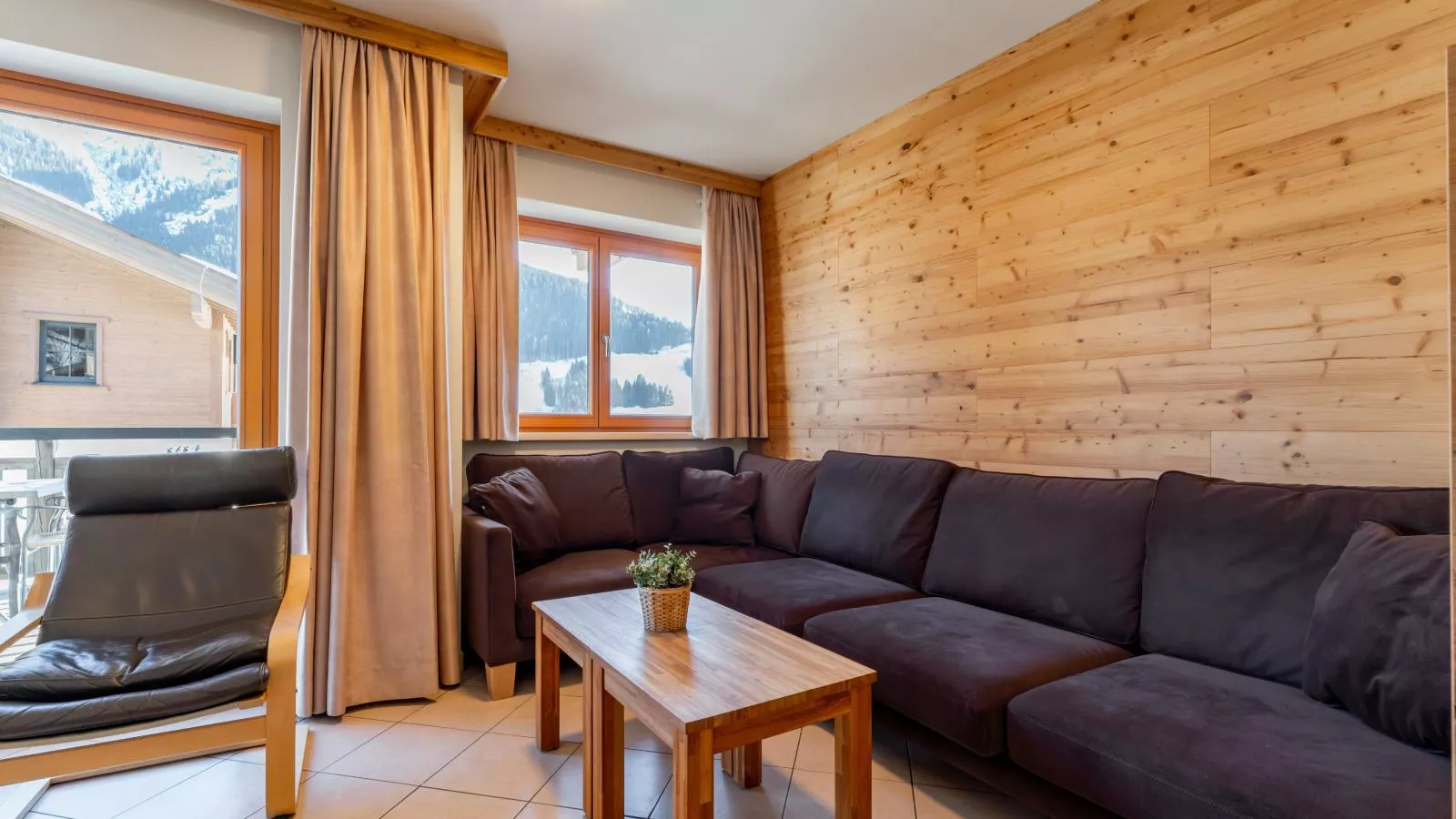 Panoramablick Ski in - Ski out-Wohnzimmer