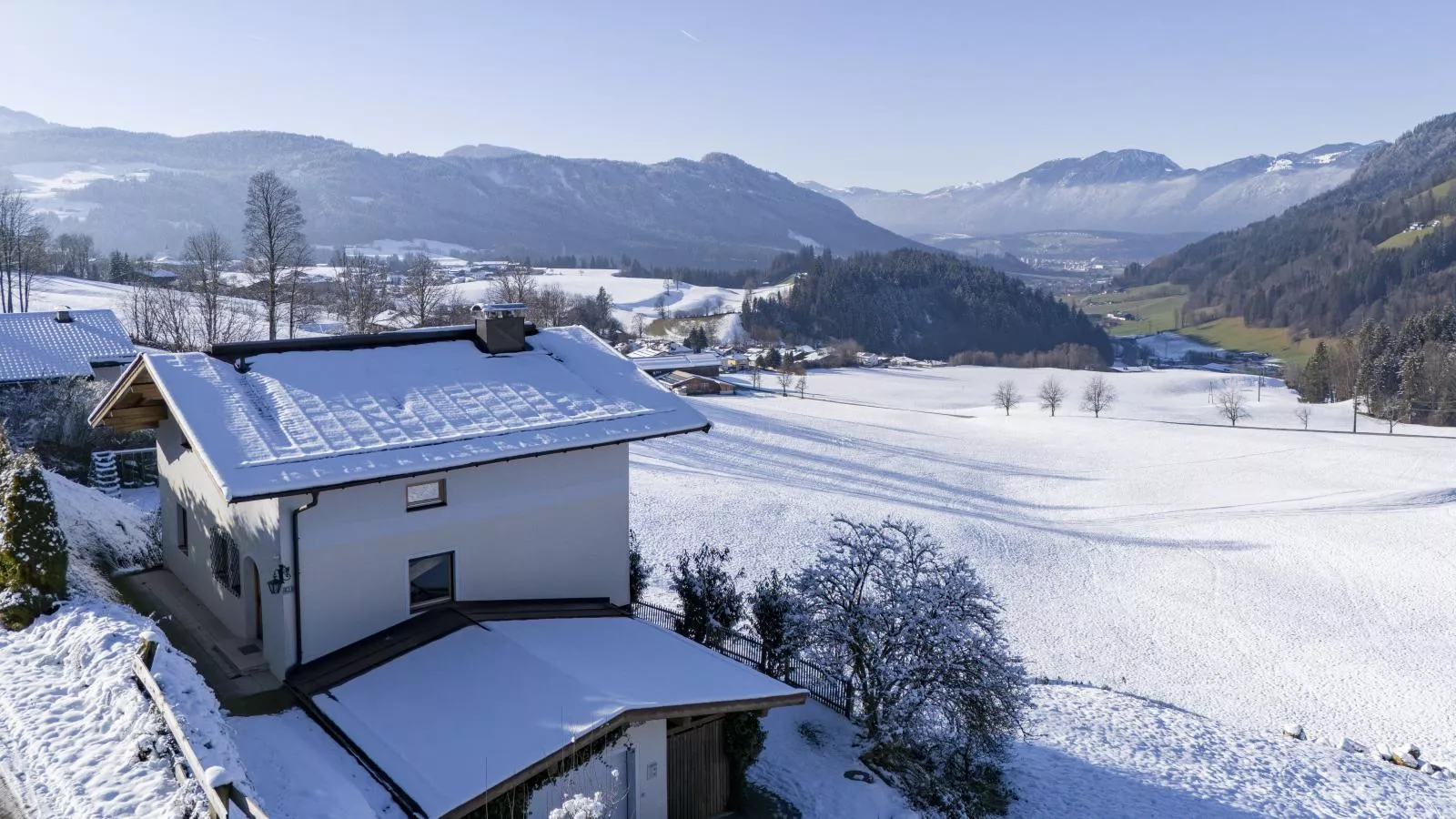 Linden Platzl-Exterior winter