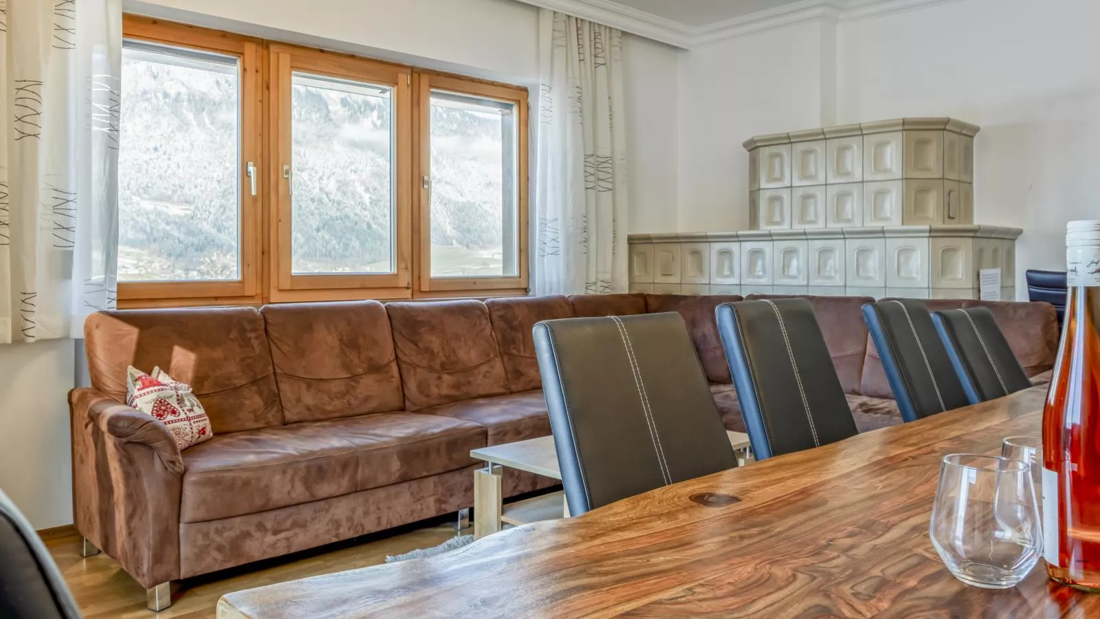 Linden Platzl-Dining room