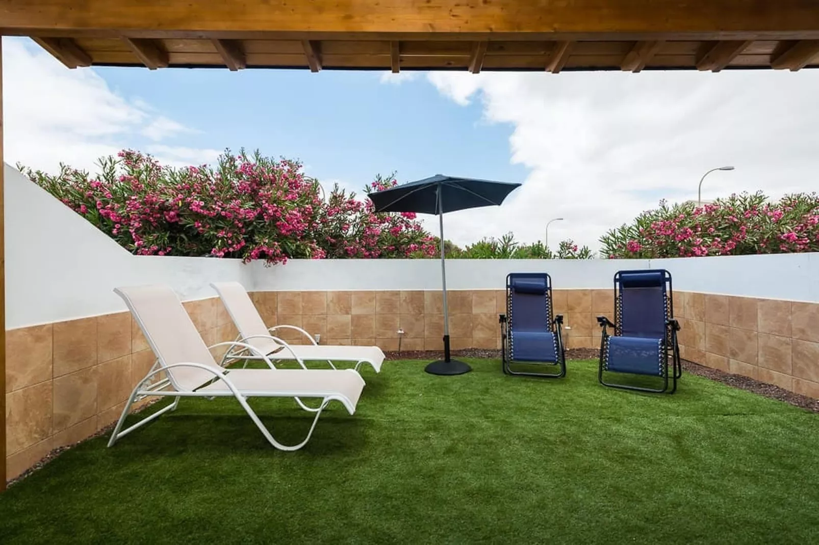 Casa B-Corralejo-Gardens summer