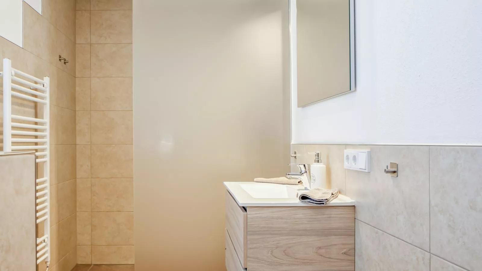 Linden Platzl-Bathroom