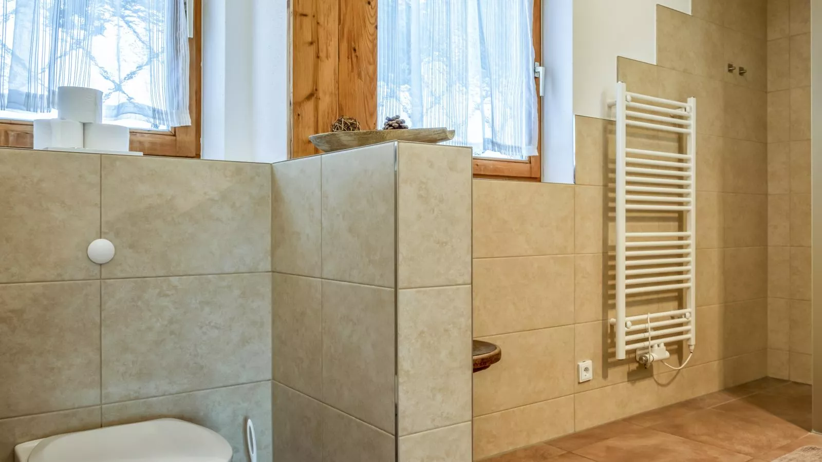 Linden Platzl-Bathroom