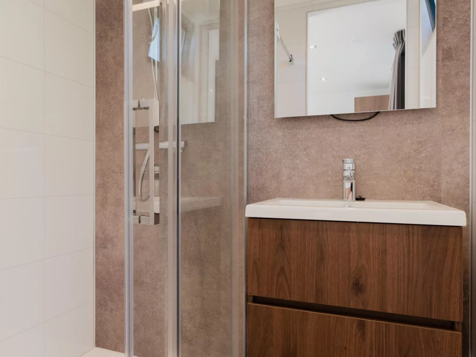 Villa Bloomingdale Luxe-Inside