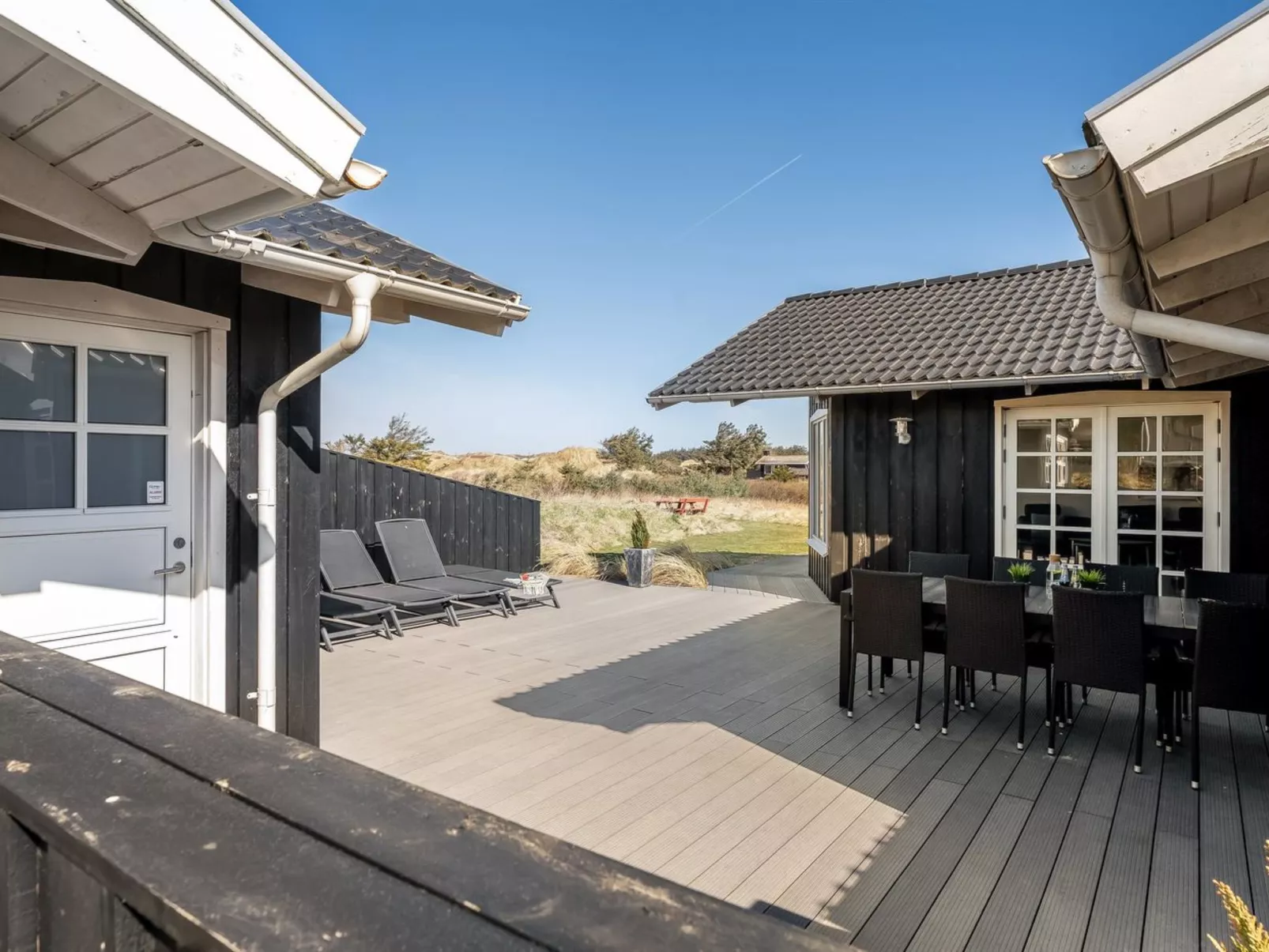 "Djuna" - 550m from the sea