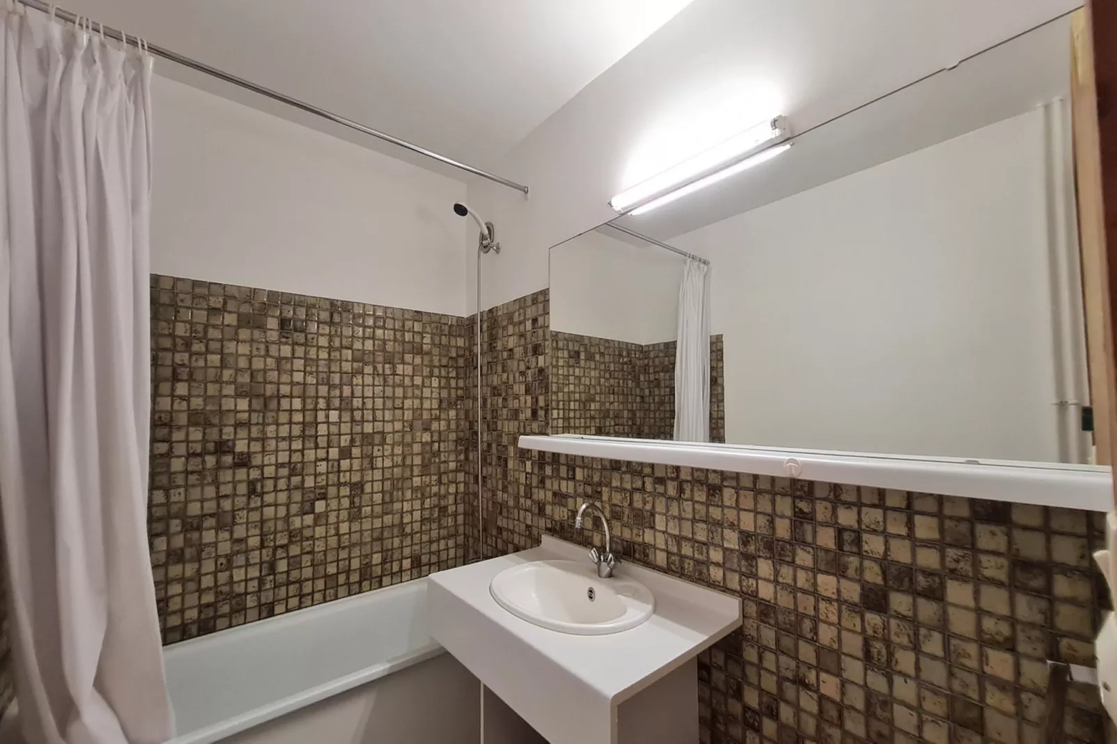 Meijotel B N°501 - ST4-Bathroom