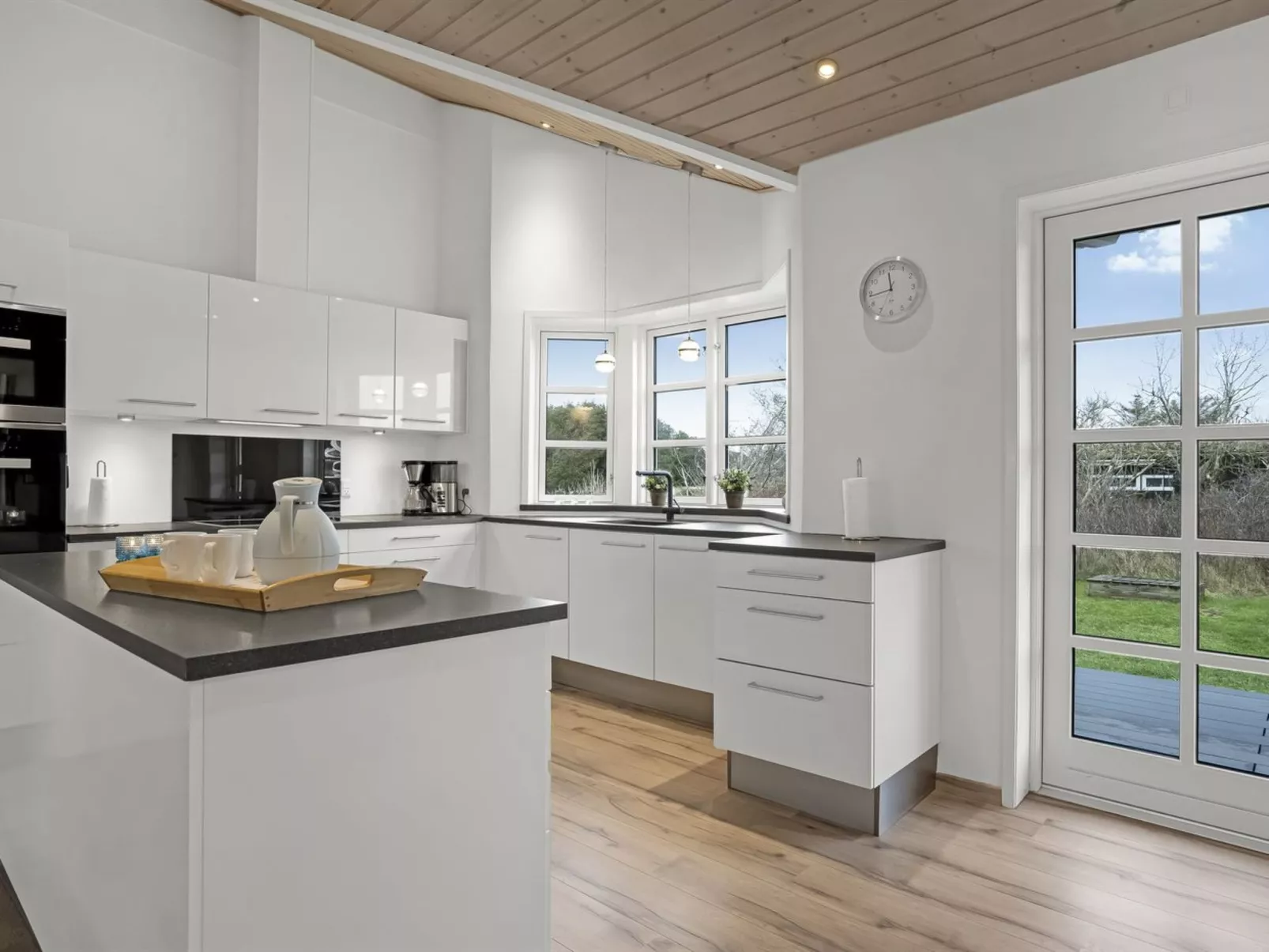 "Djuna" - 550m from the sea-Drinnen