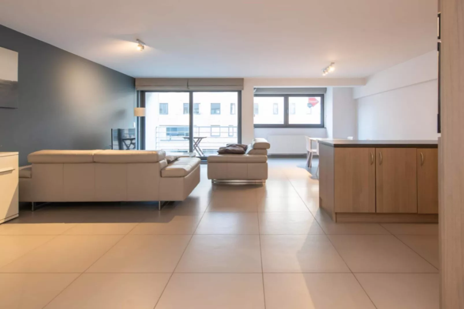 Odyssey 0201-Living room