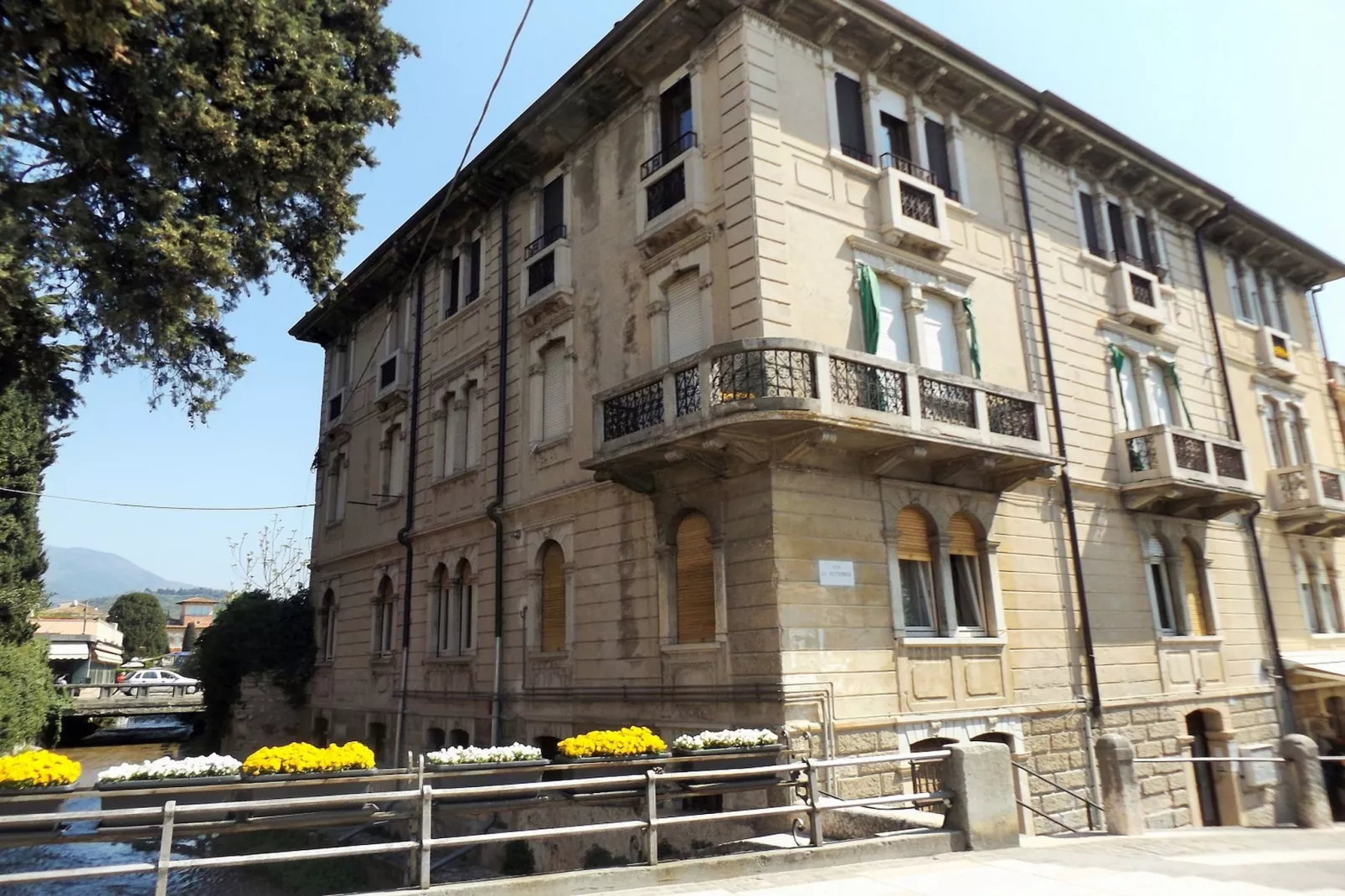 Palazzo Gusa-Exterior summer