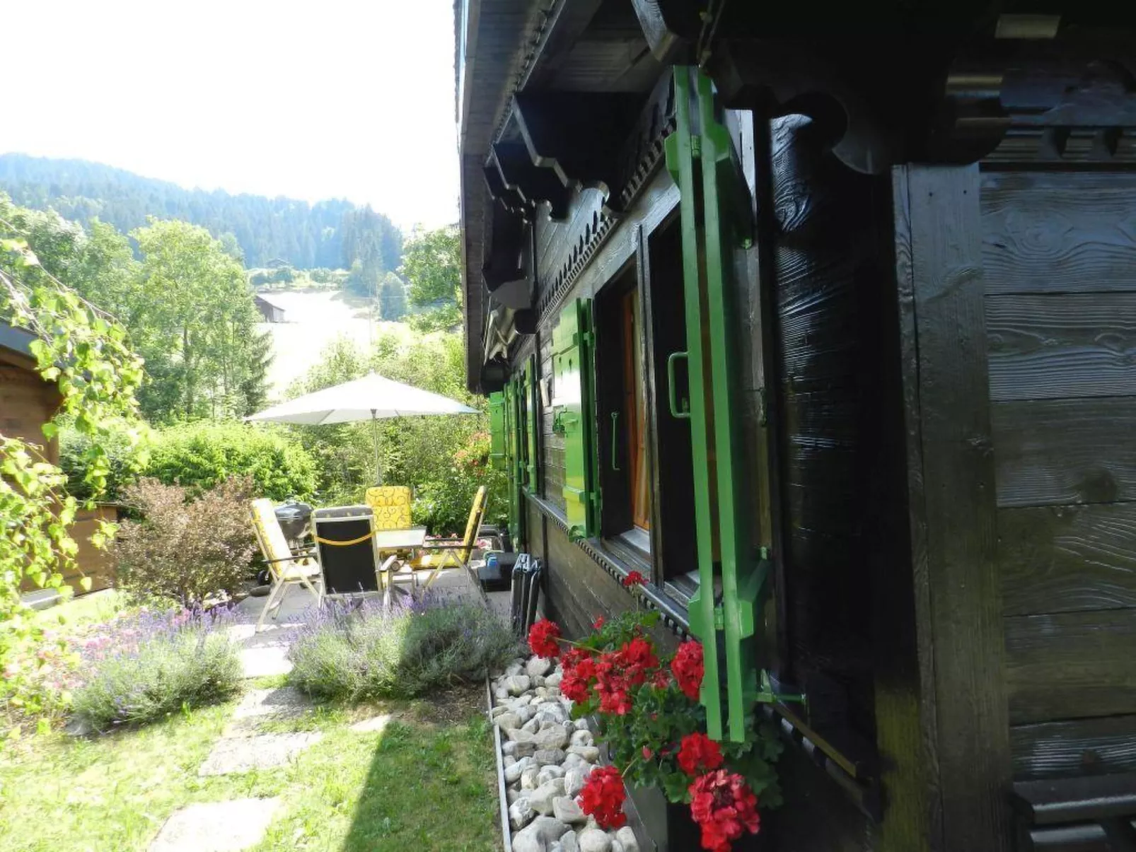 Abnaki, Chalet-Outside
