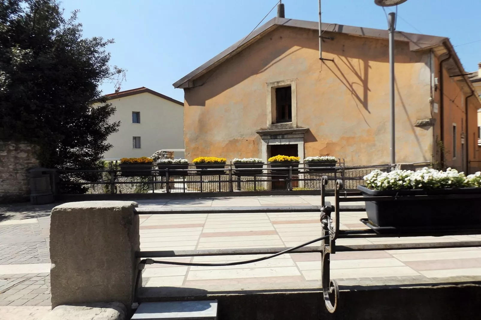 Palazzo Gusa-Facilities