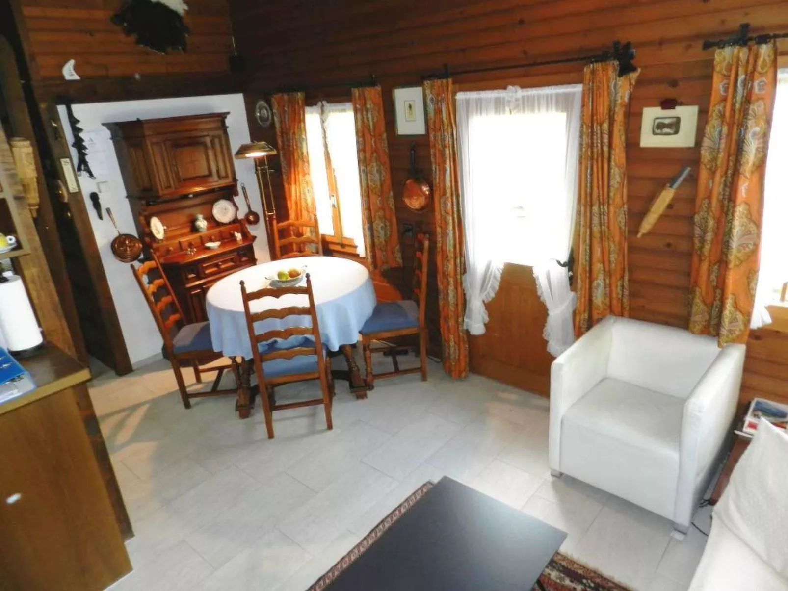 Abnaki, Chalet-Inside