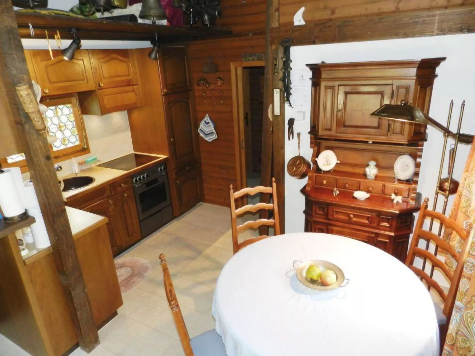 Abnaki, Chalet-Inside
