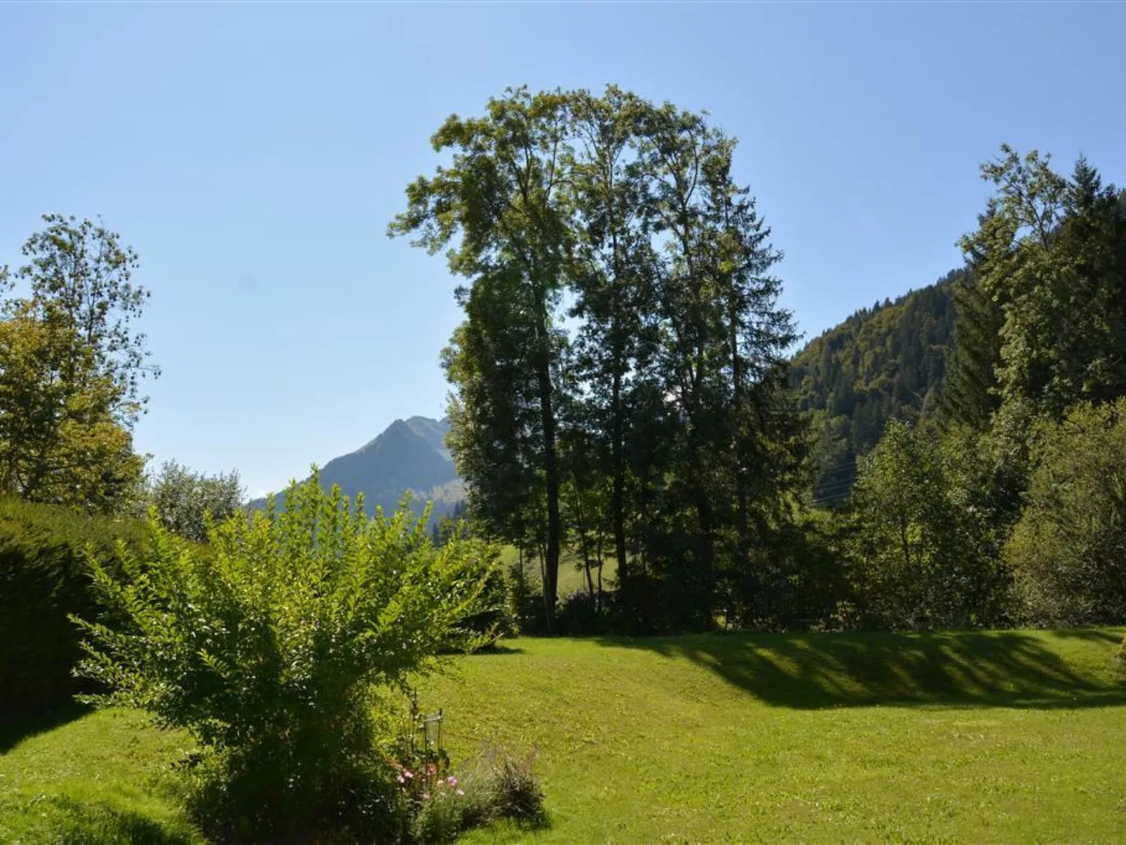 La Sarine 20-Outside