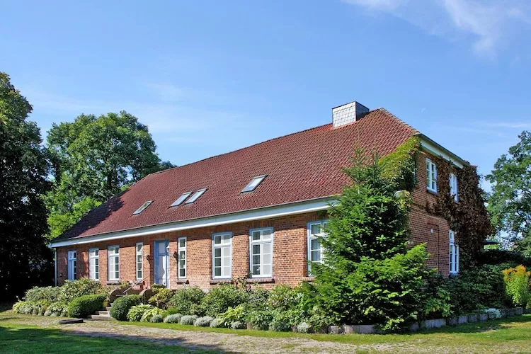 Gutshaus Schulenbrook Esche 30 m² 3 P-Außenbereich Sommer