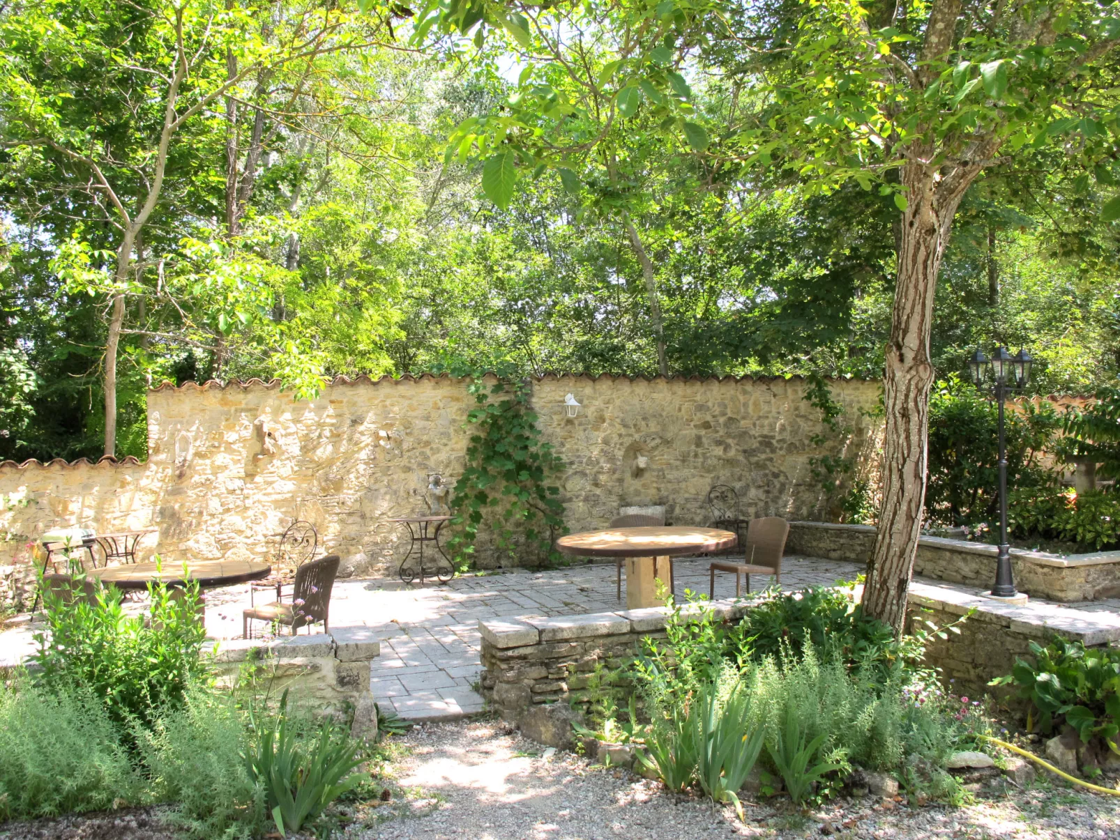 Mas du Lac-Outside