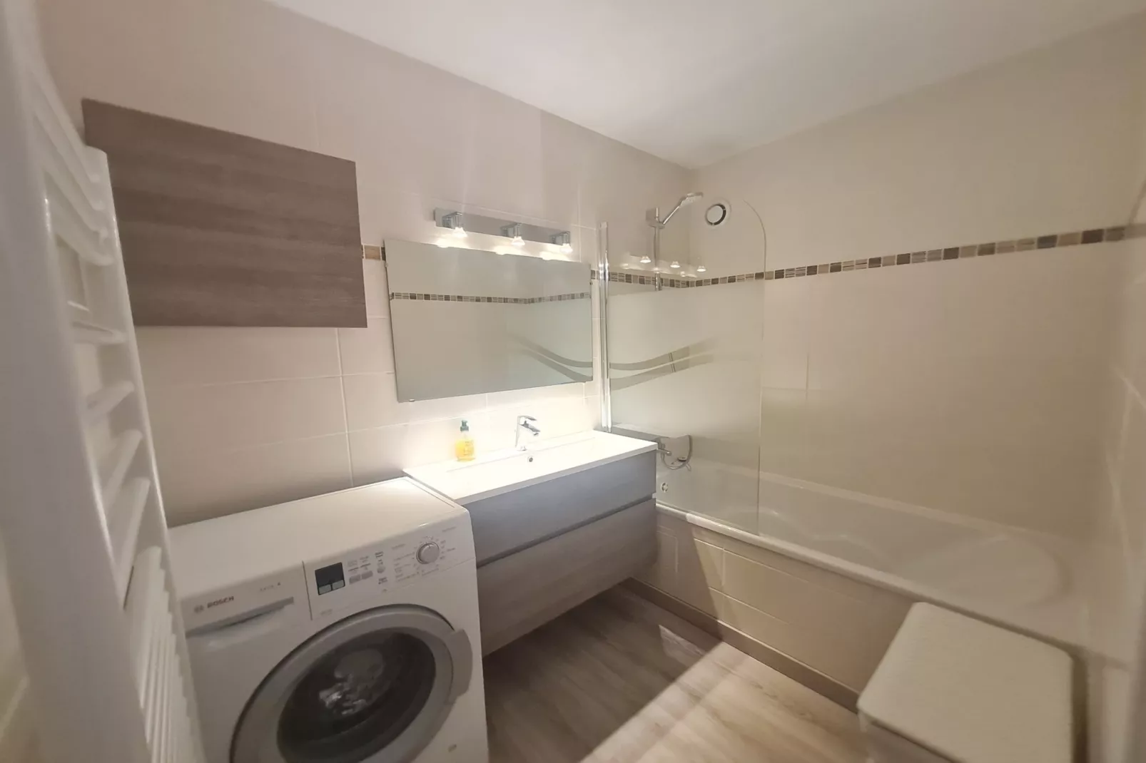 Meijotel B N°400 - 2P6-Salle de bain