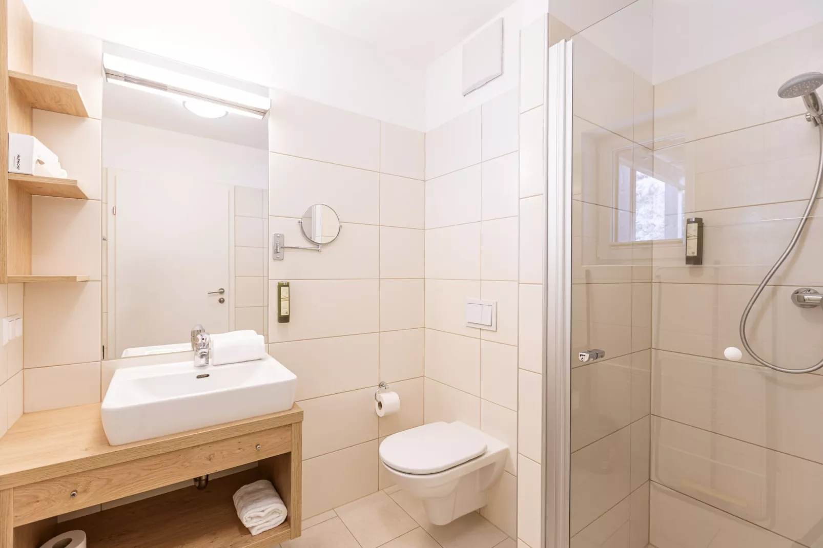 Almresort Gartnerkofel 1-Bathroom