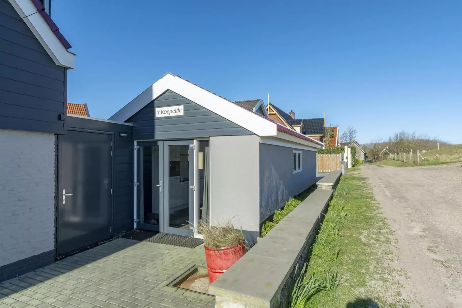 Strandhuis 't Koepeltje-Exterior summer