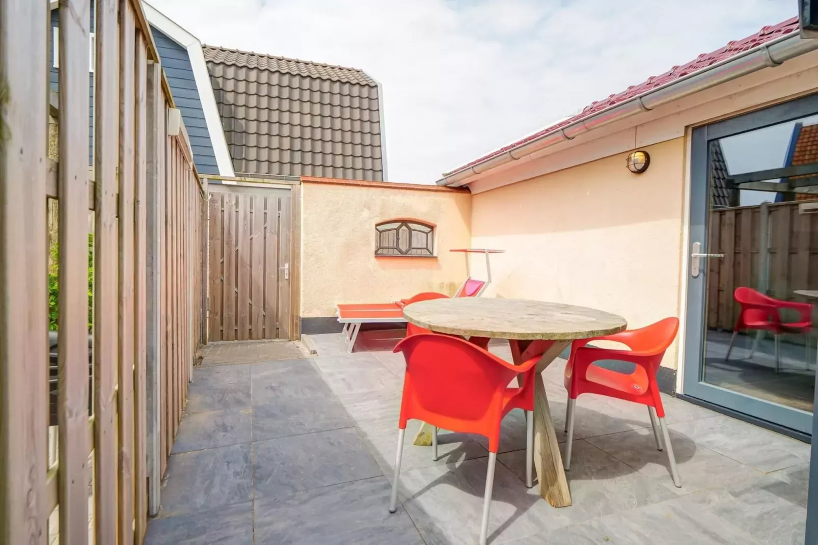 Strandhuis 't Koepeltje-Terrace balcony
