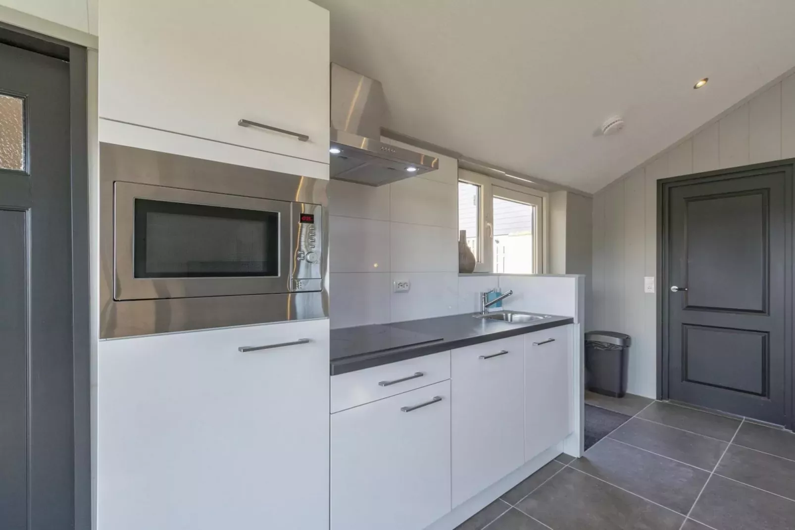 Strandhuis 't Koepeltje-Kitchen