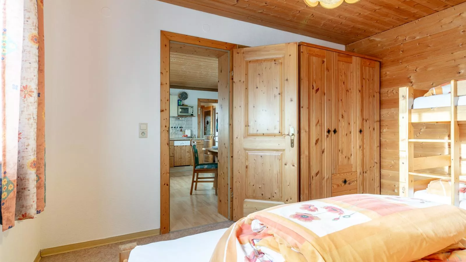 Mohr-Bedroom