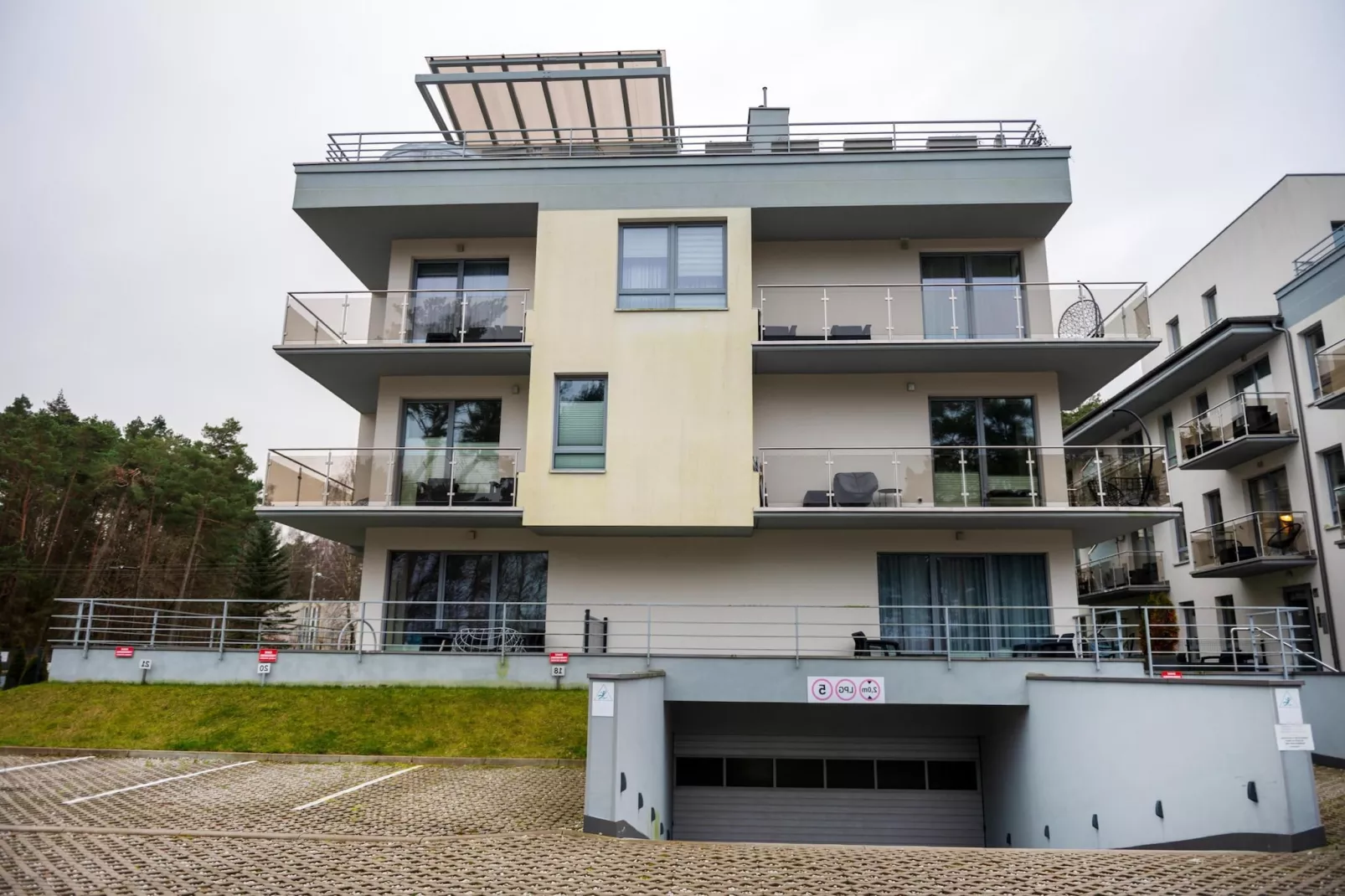 Apartament Grunwaldzka 12a-23 Pobierowo-Außenbereich Sommer