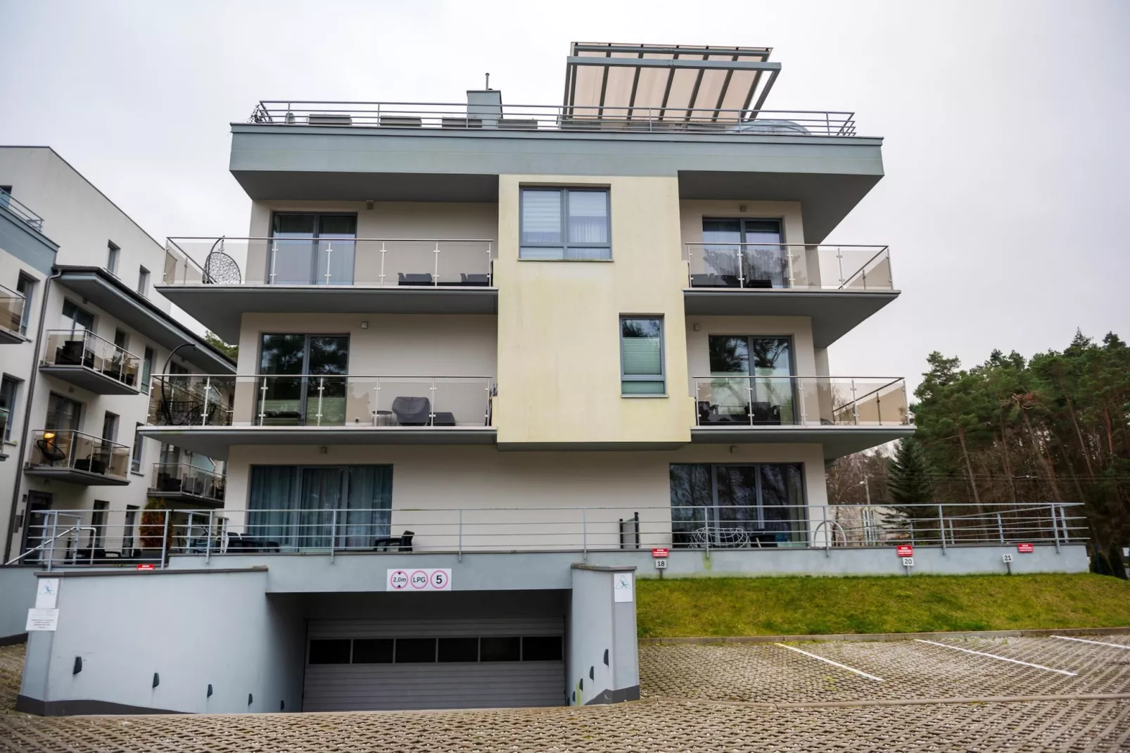 Apartament Grunwaldzka 12a-23 Pobierowo-Außenbereich Sommer