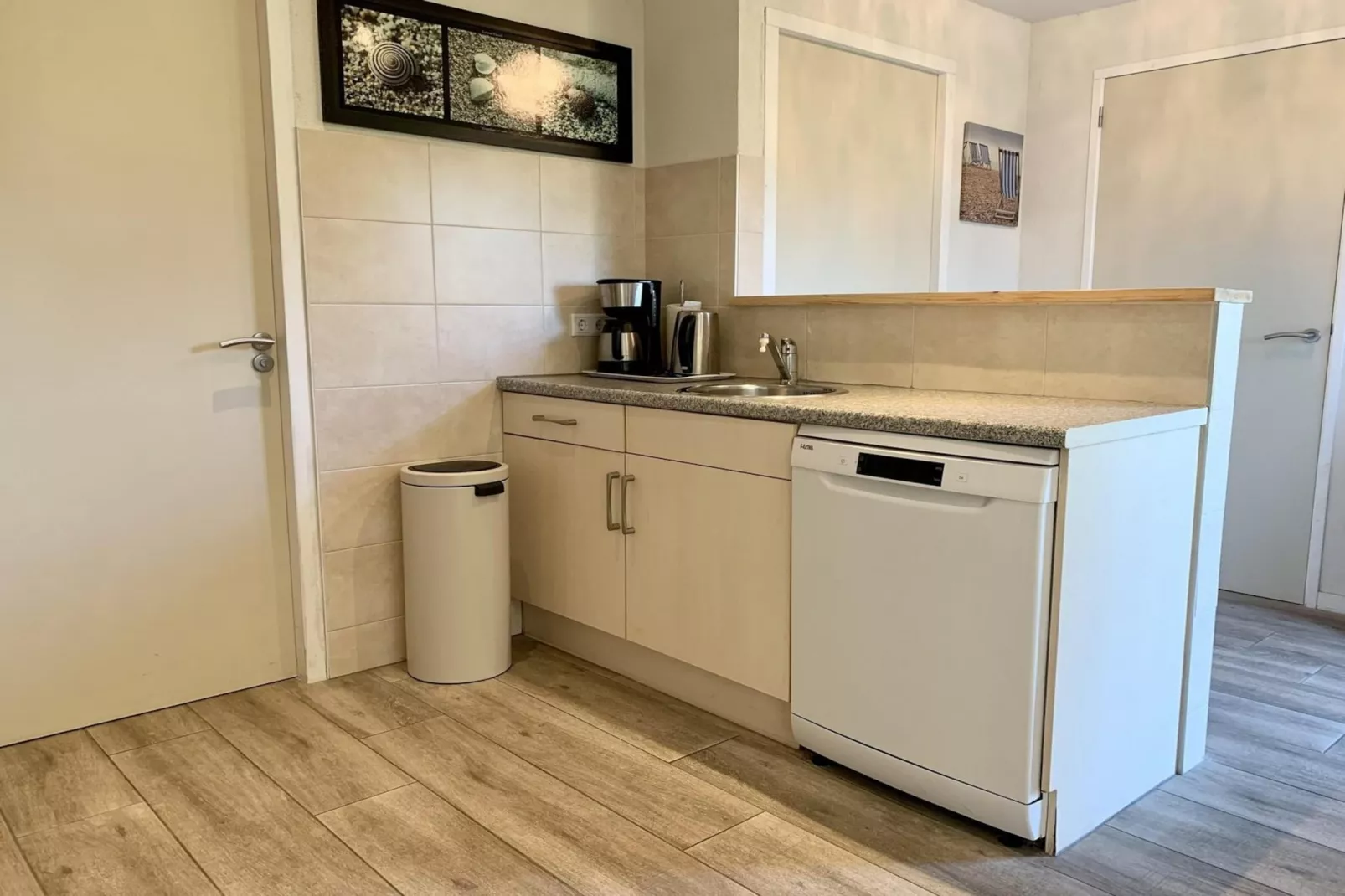 Zeewaard 18-Kitchen