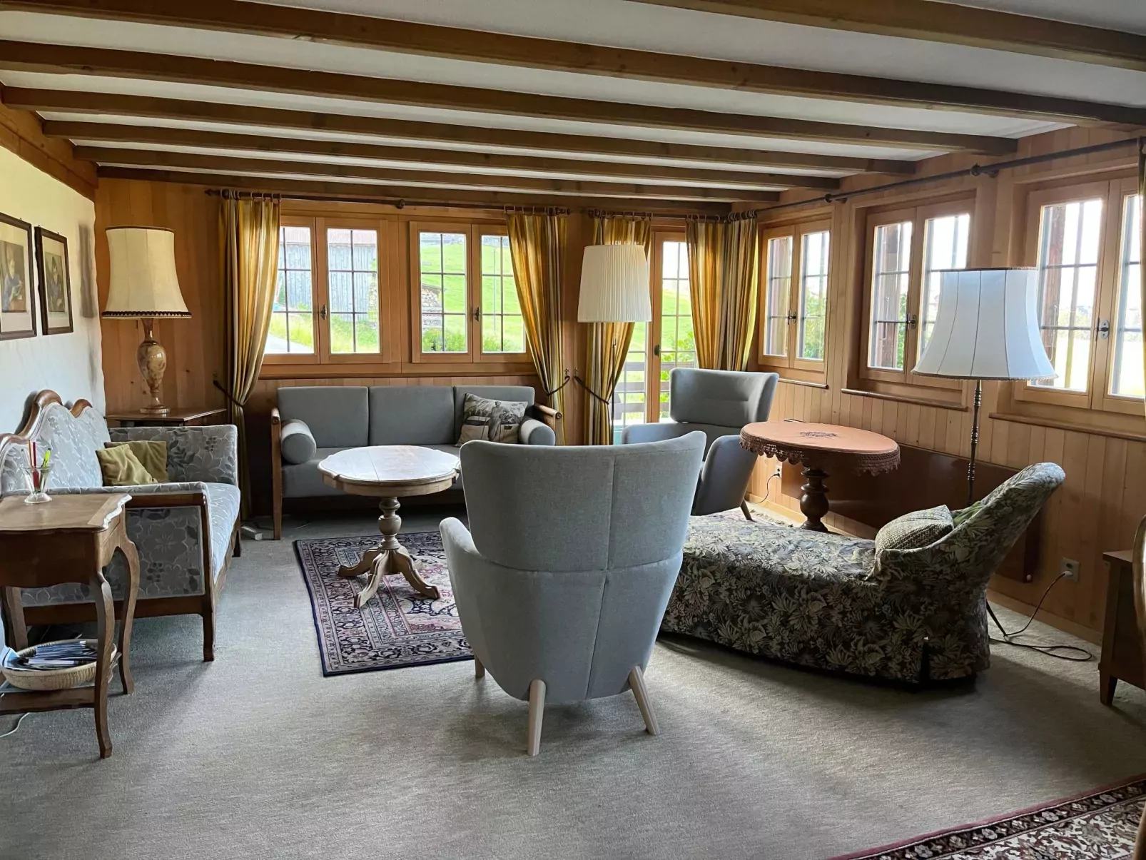 Aerneli, Chalet-Draußen