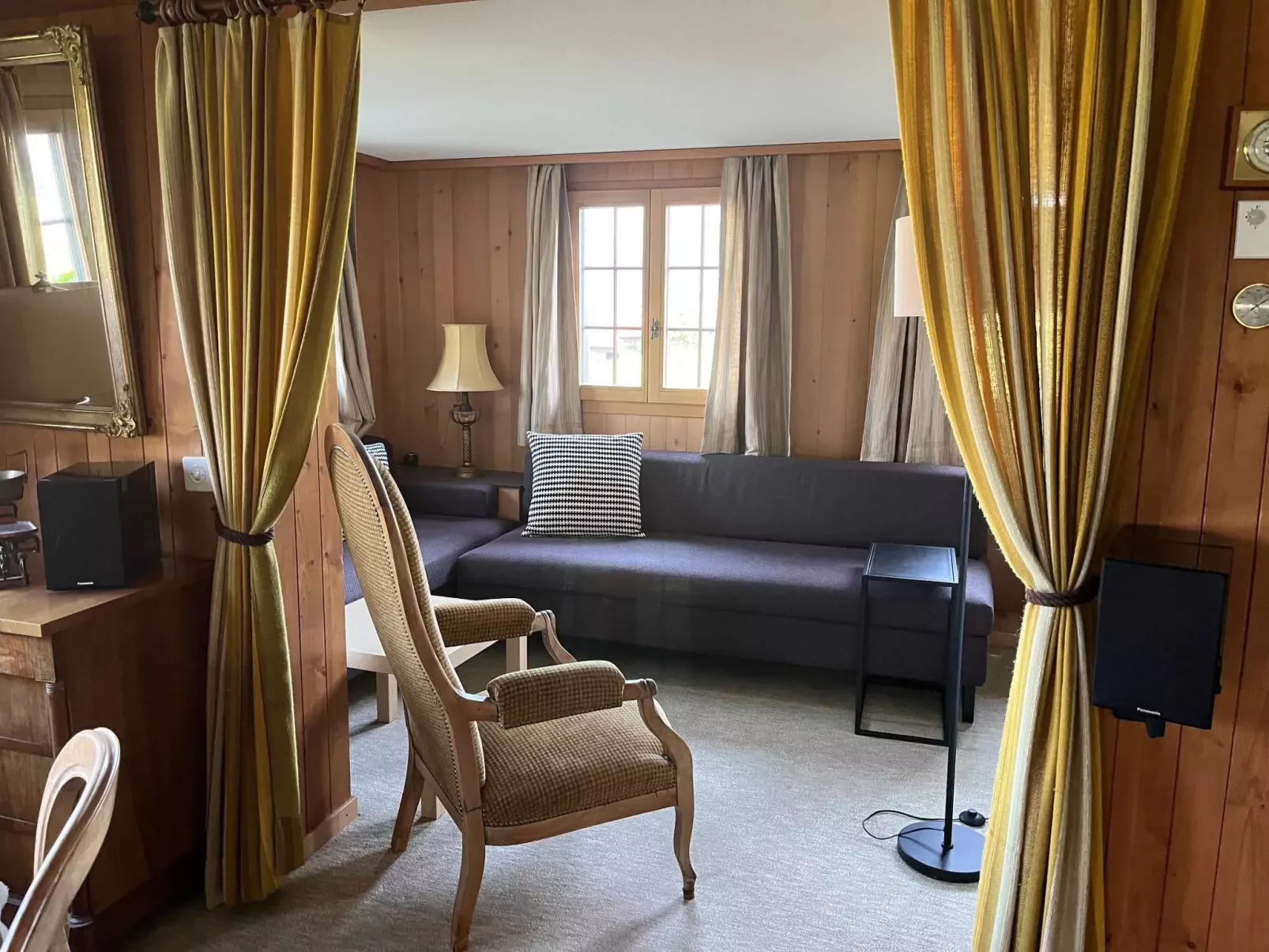 Aerneli, Chalet-Drinnen