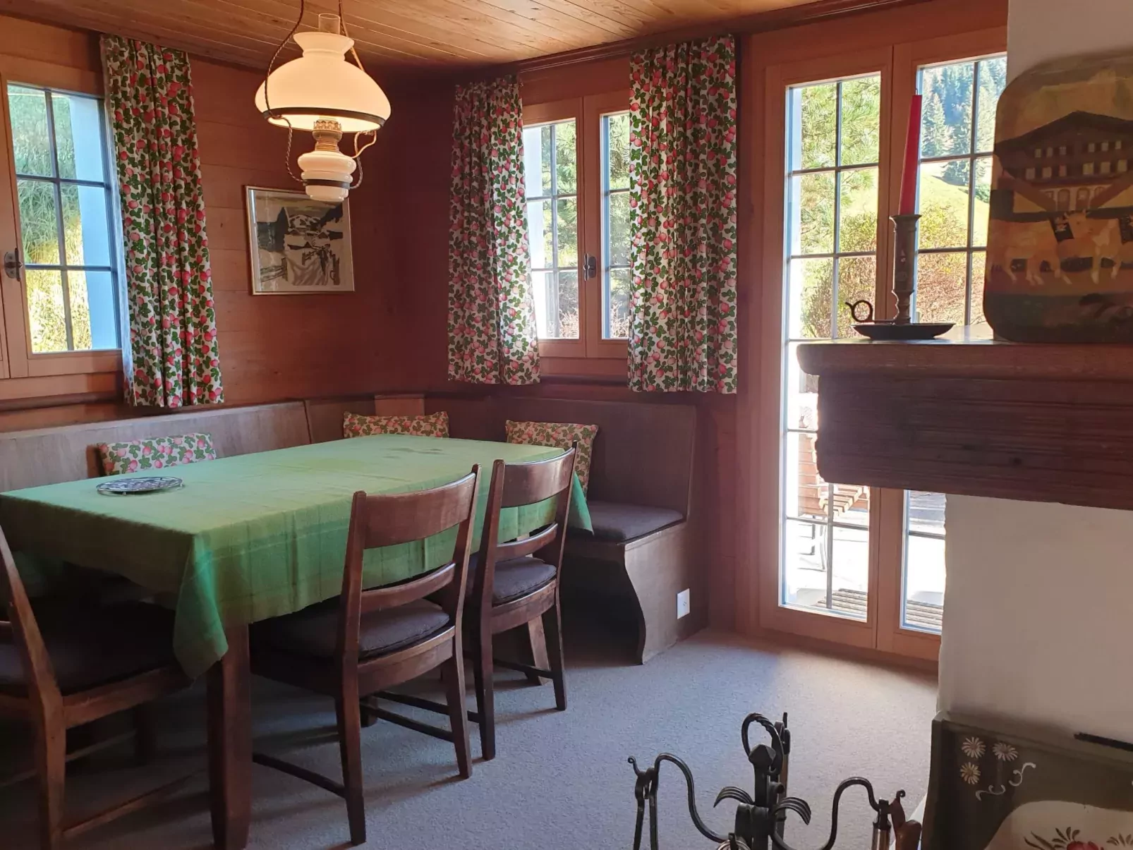 Aerneli, Chalet-Drinnen