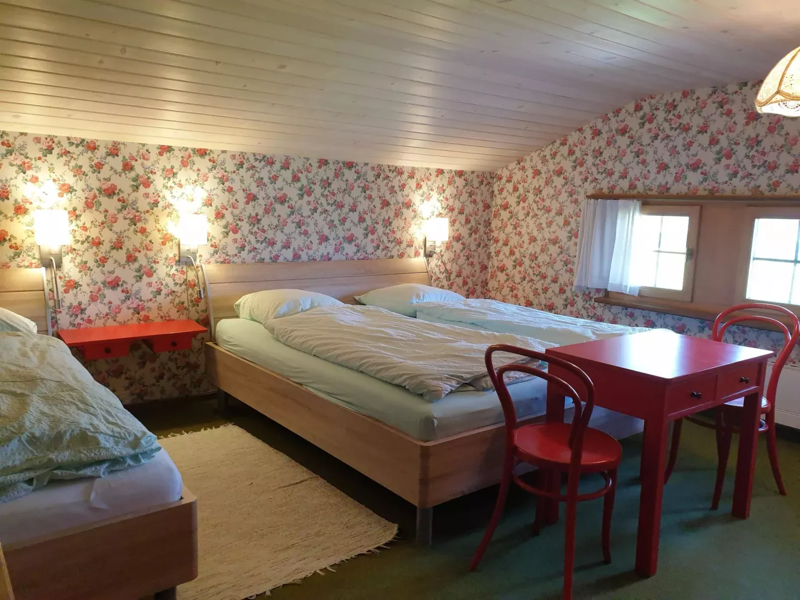 Aerneli, Chalet-Drinnen