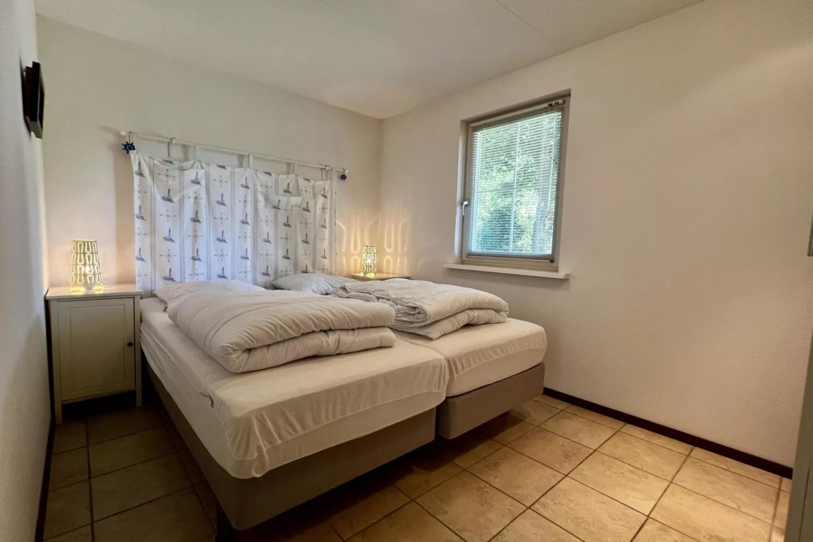 Eureka 100-Bedroom