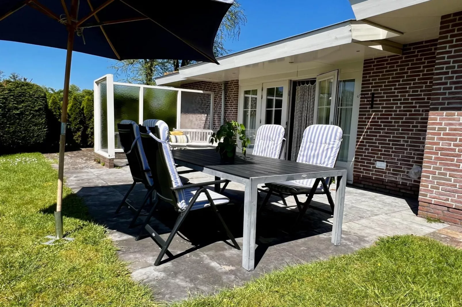 Eureka 100-Terrace balcony