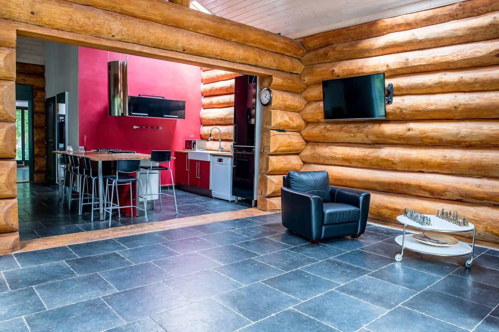 Lomnice nad Popelkou LLB005-Esszimmer