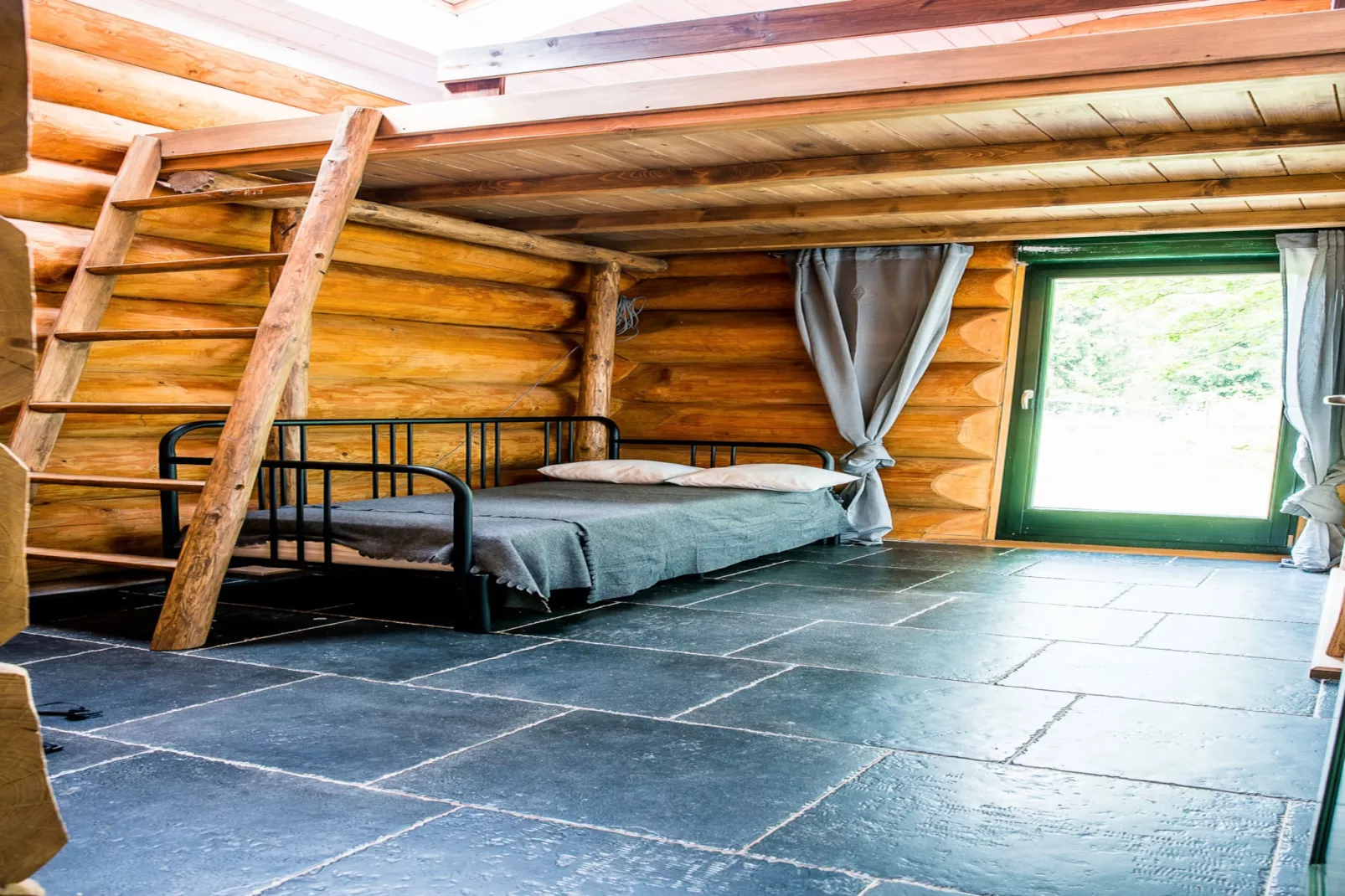 Lomnice nad Popelkou LLB005-Schlafzimmer