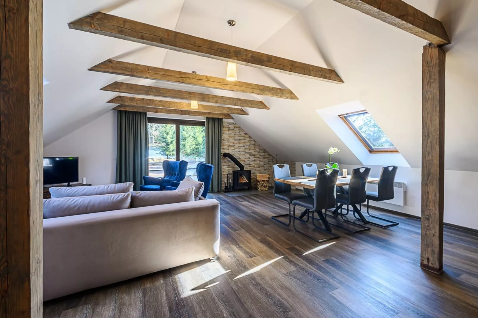 Luxe Villa in Bernartice, ook voor groepen KKH045-Living room