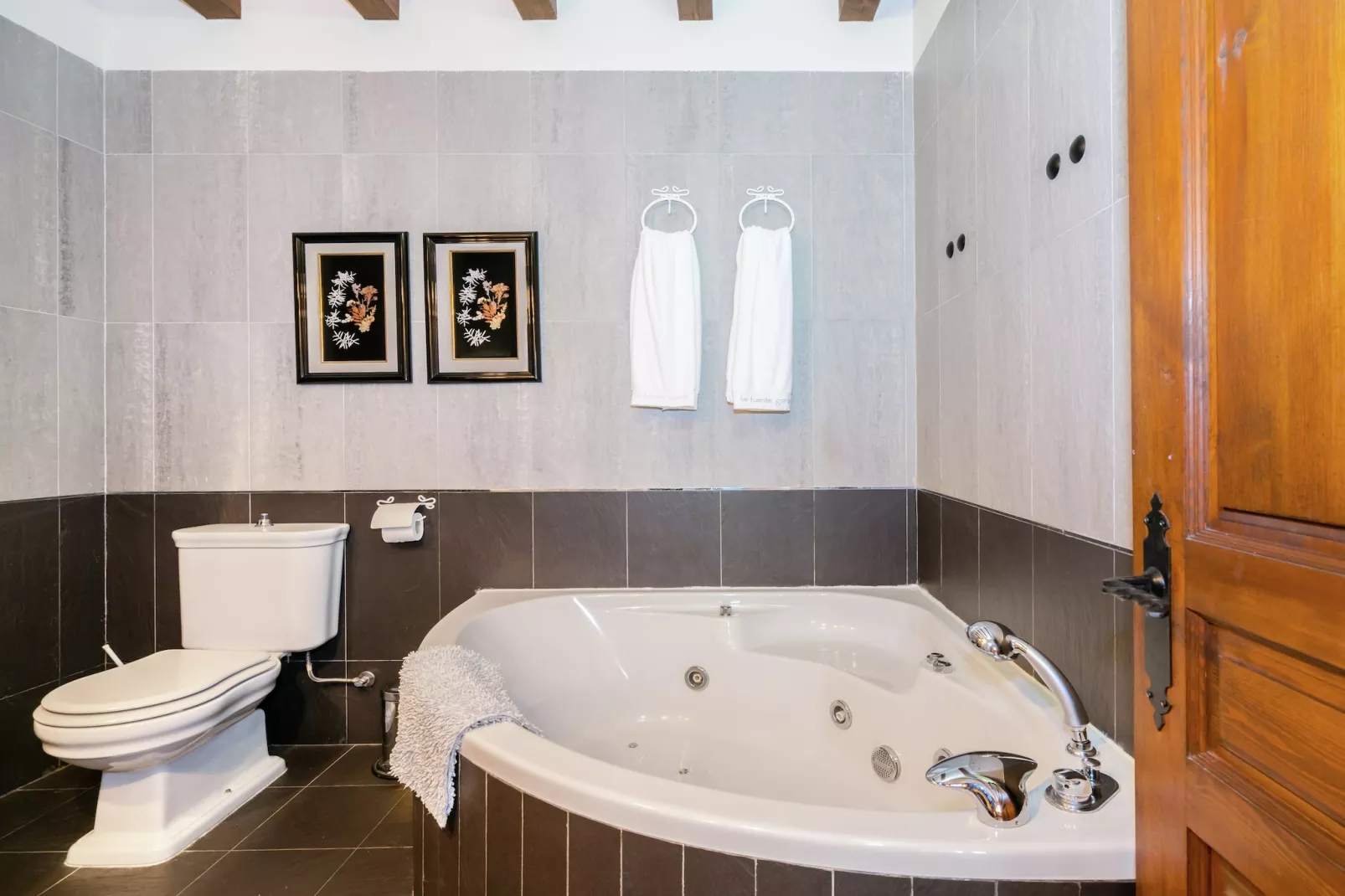 La Fuente Gorda-Bathroom