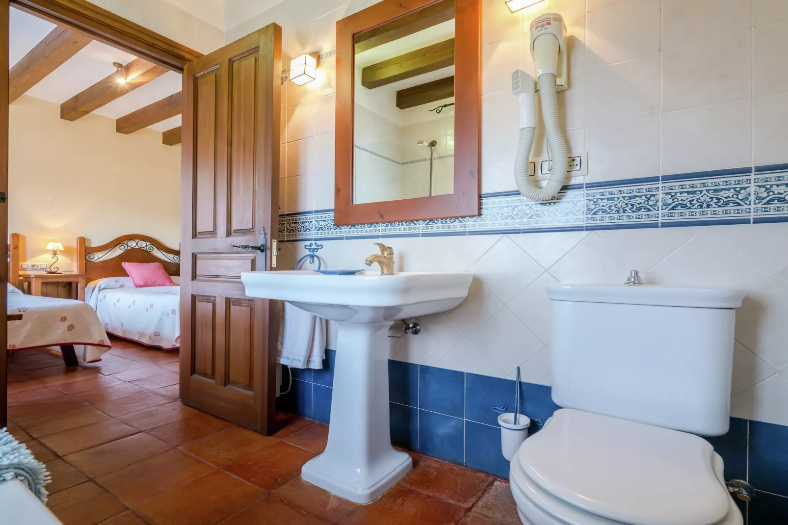 La Fuente Gorda-Bathroom