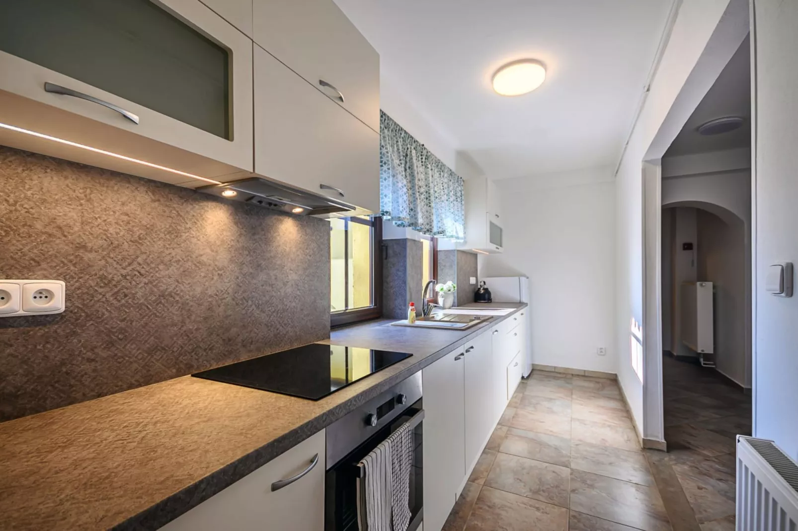 Luxe Villa in Bernartice, ook voor groepen KKH045-Kitchen
