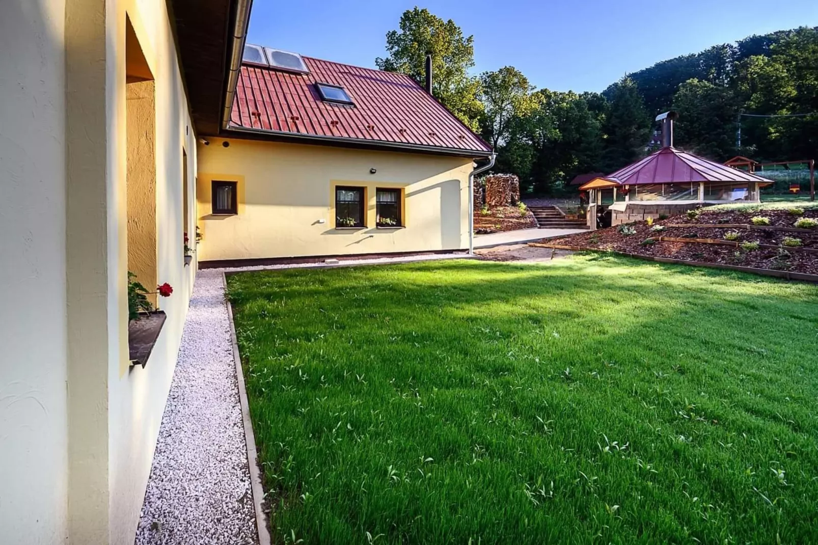 Luxe Villa in Bernartice, ook voor groepen KKH045-Gardens summer