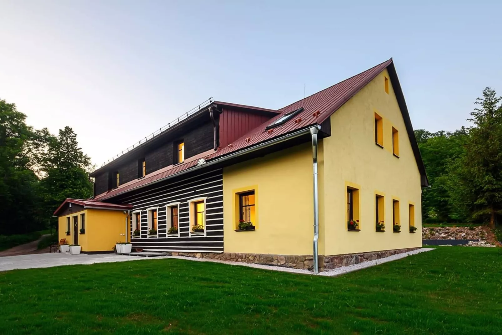 Luxe Villa in Bernartice, ook voor groepen KKH045-Outdoor