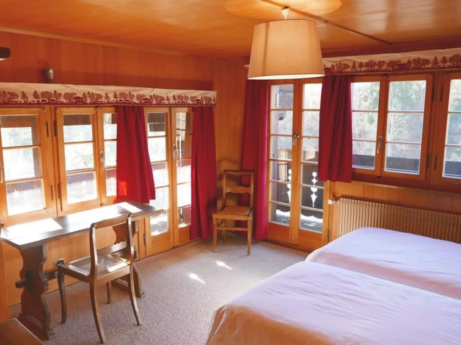 Tree-Tops, Chalet-Drinnen
