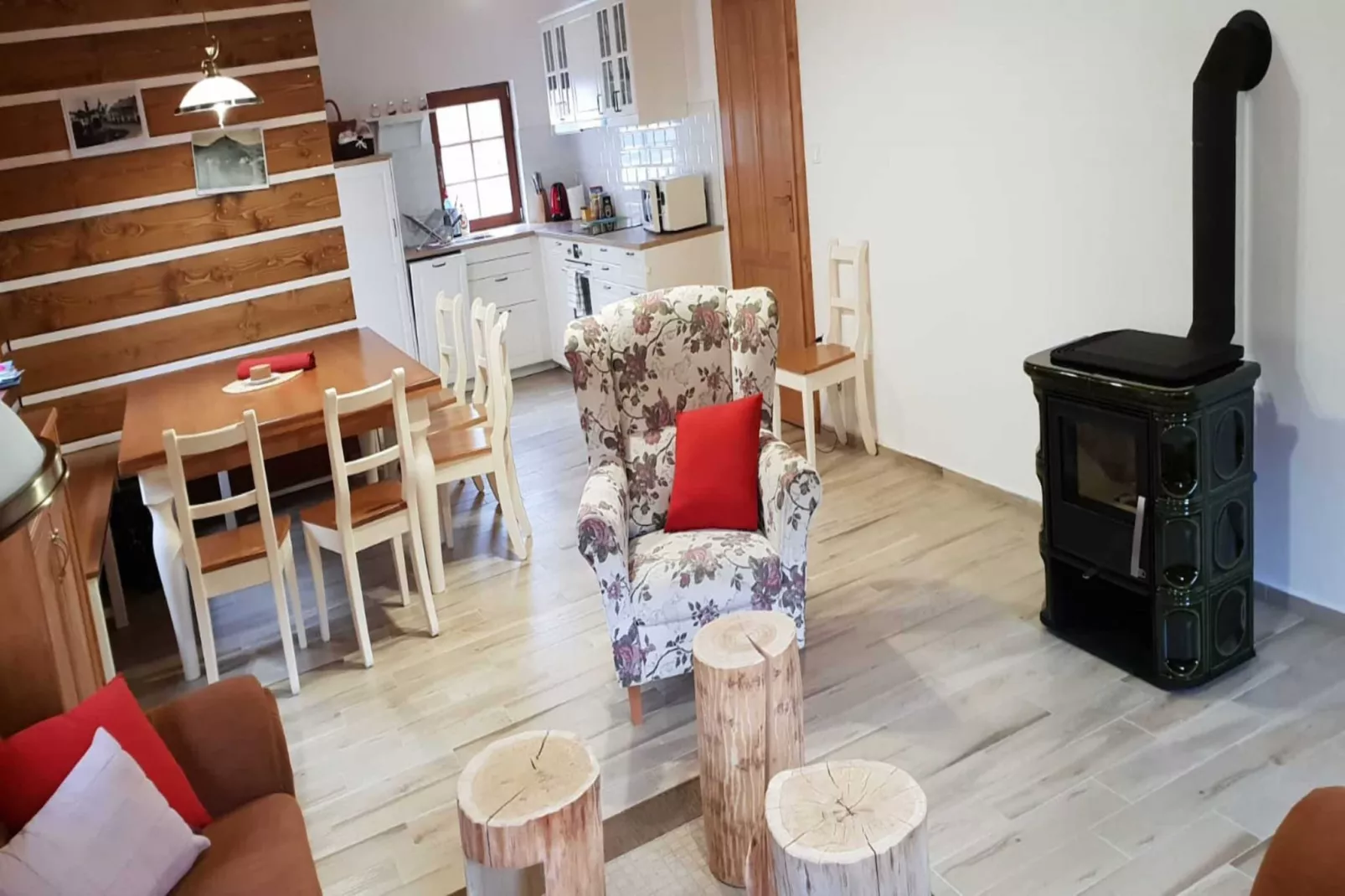 Zacler KZA280-Ve-Living room